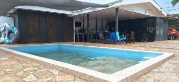 En venta casa con Piscina en Cajon Perez Zeledon