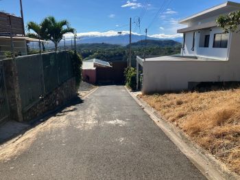 Se Vende Bella Propiedad Muy Céntrica en Atenas, Alajuela