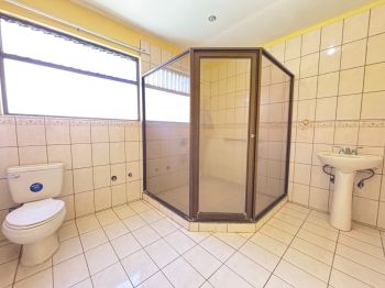 Casa dos Plantas en venta en Residencial Villa Adobe, Santo Domingo, Heredia, Costa Rica — foto 4