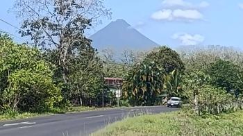 Bella y Útil Propiedad en la Fortuna de San Carlos