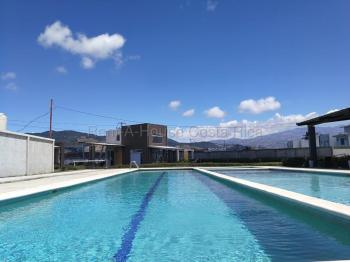 Hermosa Casa en Condominio Cartago