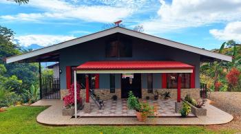 House For Sale With Panoramic Views And Modern Finishes in Concepcion
