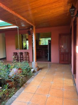 🏡💼 Casa Lourdes: su Amplio Refugio Familiar o Centro Estratégico de Negocios.