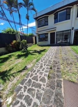 Casa dos Plantas en venta en Trejos Montealegre, Escazú, San José, Costa Rica — foto 1