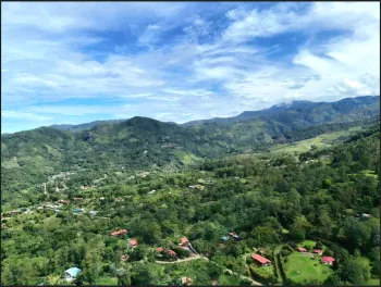 Se Vende Quinta Con Pozo Propio y Vistas a la Piedra Del Cerro de la Muerte