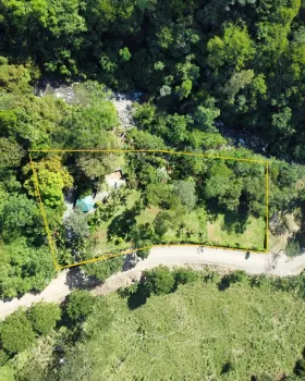Venta de Quinta de 4.343 m2 Con Frente de Rio y Servicios en Convento